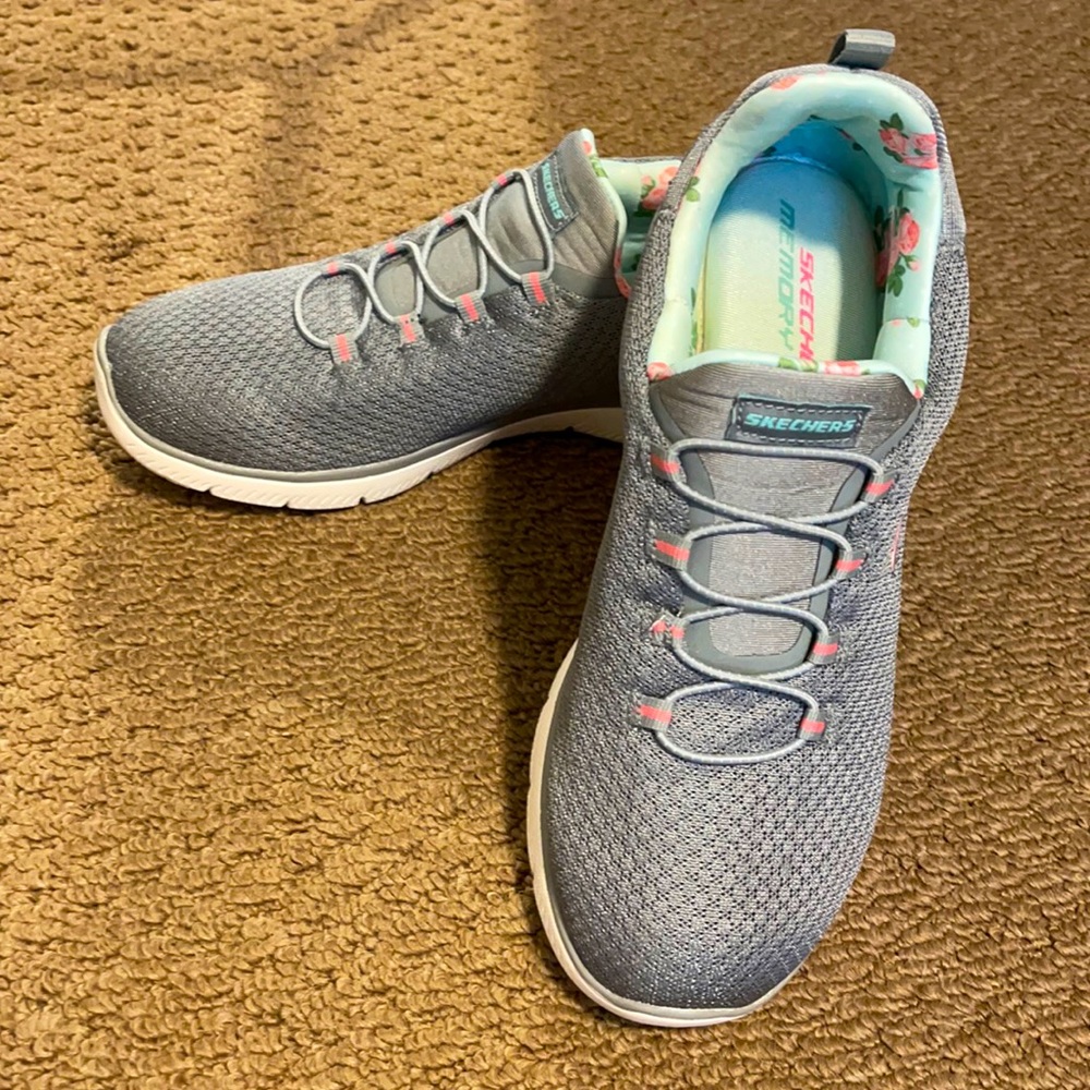 MEMORY FOAM SNEAKERS